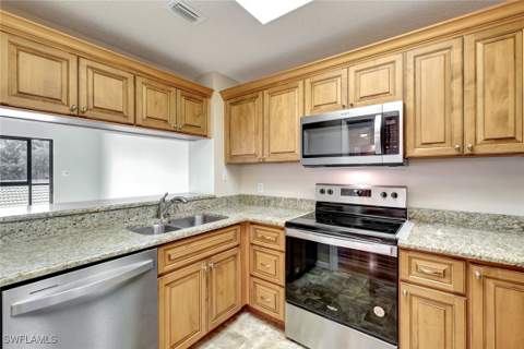 900 Arbor Lake Dr 207, Naples FL - photo 8 of 22