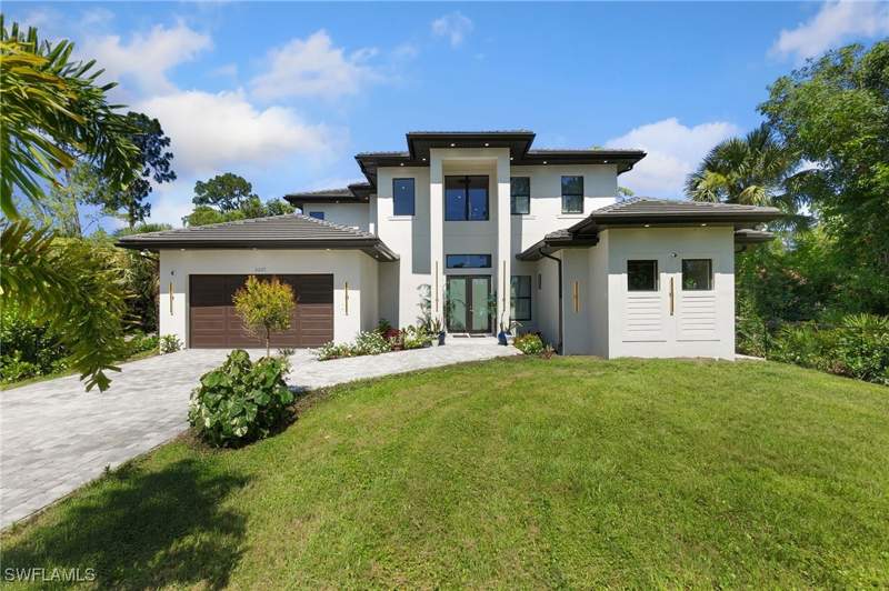 4 bedroom SingleFamilyResidence at 2227 21st St SW, Golden Gate Estates, Naples — photo 3