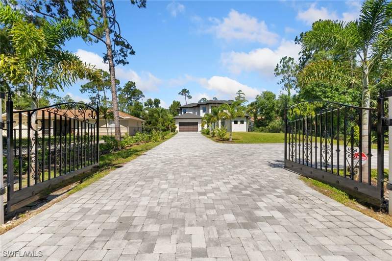 4 bedroom SingleFamilyResidence at 2227 21st St SW, Golden Gate Estates, Naples — photo 4