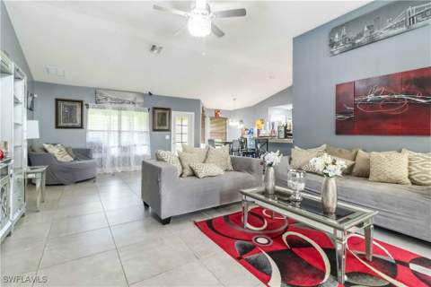 915 Alvin Ave, Lehigh Acres FL - photo 10 of 32
