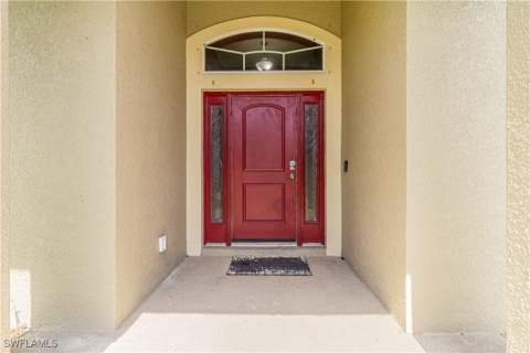 915 Alvin Ave, Lehigh Acres FL - photo 6 of 32