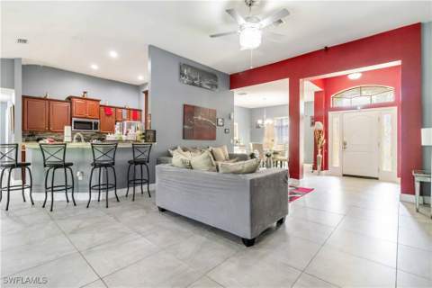 915 Alvin Ave, Lehigh Acres FL - photo 8 of 32