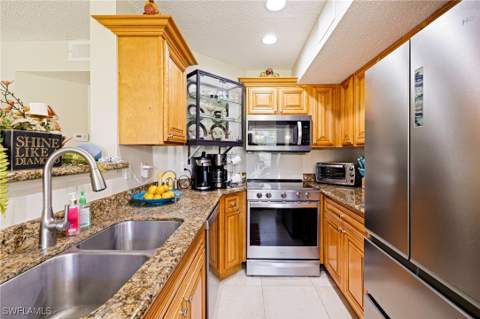12740 Equestrian Cir 2901, Fort Myers FL - photo 9 of 36
