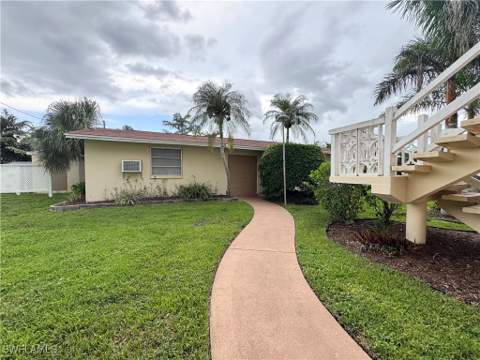 13150 Kings Point Dr 11C, Fort Myers FL - photo 13 of 14