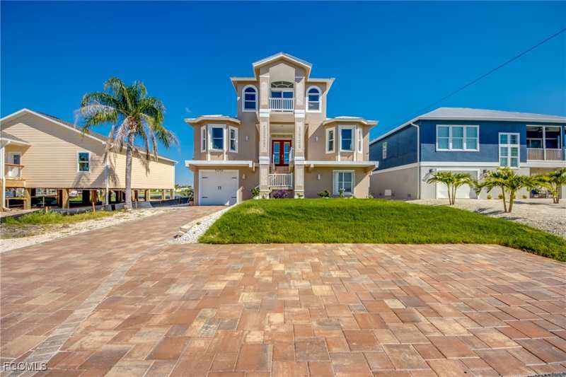 3 bedroom SingleFamilyResidence at 3430 1st Ave, Pine Island Shores Unit 2, St James City — photo 1