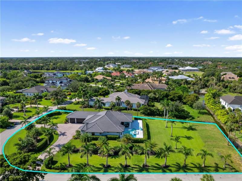 4 bedroom SingleFamilyResidence at 15510 Old Wedgewood Ct, Devonwood, Fort Myers — photo 3