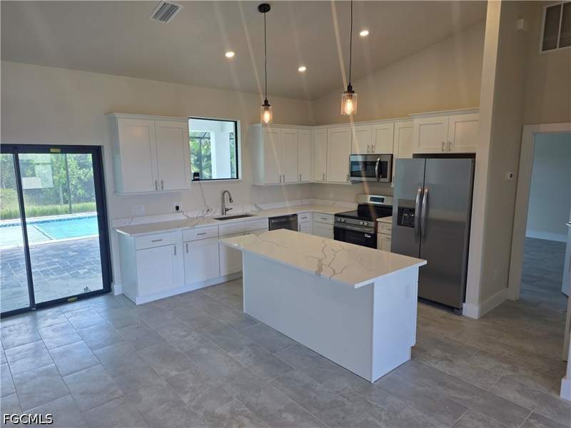4 bedroom SingleFamilyResidence at 629 NW 28th Ter, Cape Coral, Cape Coral — photo 4