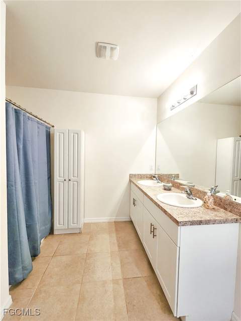 8330 Tortoise Isle Ct, Lehigh Acres FL - photo 11 of 12