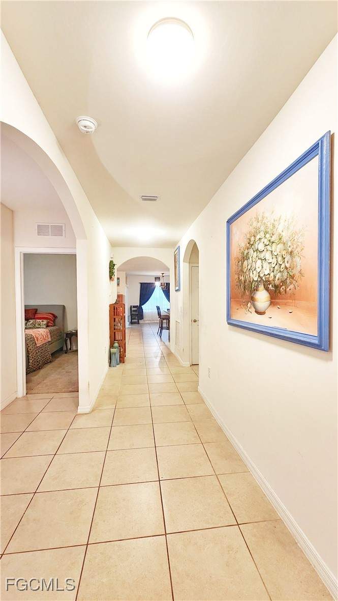 3 bedroom SingleFamilyResidence at 8330 Tortoise Isle Ct, Town Lakes, Lehigh Acres — photo 4