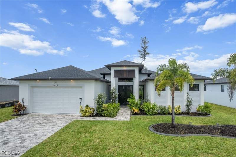 3 bedroom SingleFamilyResidence at 1923 SW 8th Ct, Cape Coral, Cape Coral — photo 3