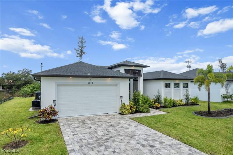 3 bedroom SingleFamilyResidence at 1923 SW 8th Ct, Cape Coral, Cape Coral — photo 4