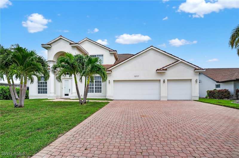 4 bedroom SingleFamilyResidence at 1917 SW 51st St, Cape Coral, Cape Coral — photo 1