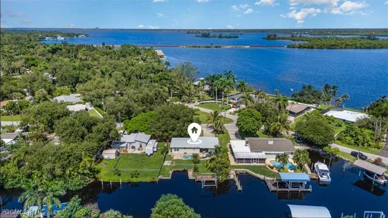2 bedroom SingleFamilyResidence at 203 Kingston Dr, Russell Park, Fort Myers — photo 1