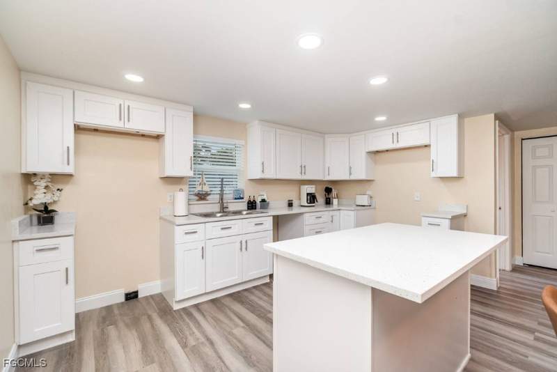 2 bedroom SingleFamilyResidence at 203 Kingston Dr, Russell Park, Fort Myers — photo 4