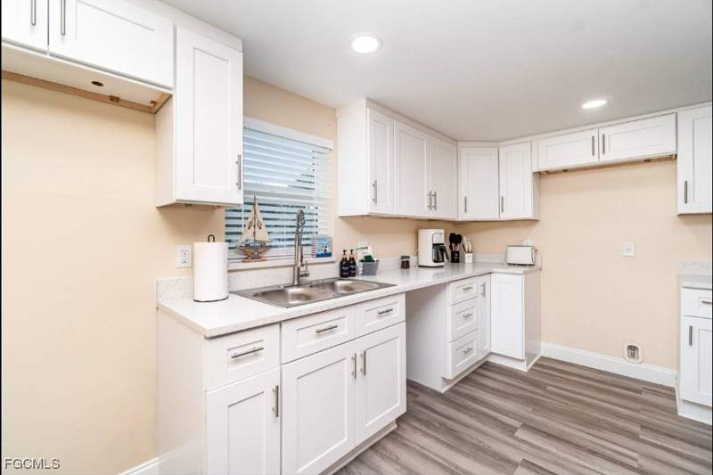 2 bedroom SingleFamilyResidence at 203 Kingston Dr, Russell Park, Fort Myers — photo 5
