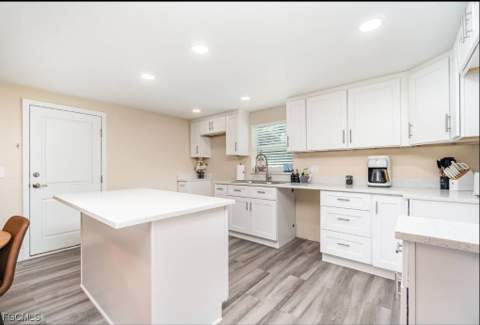 203 Kingston Dr, Fort Myers FL - photo 6 of 27