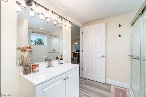 203 Kingston Dr, Fort Myers FL - photo 9 of 27