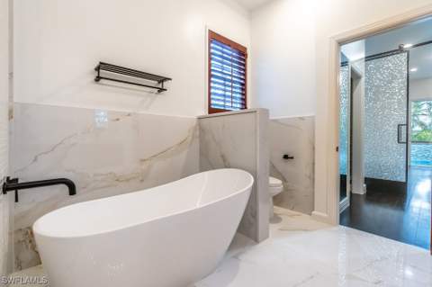 1160 8th St S, Naples FL - photo 8 of 31