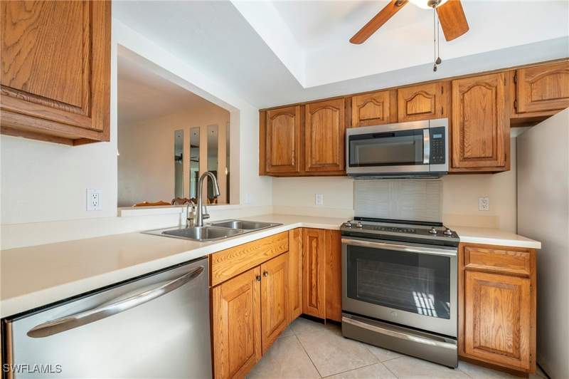 2 bedroom Attached at 1006 Pine Isle Ln 1006, Boca Ciega Village, Naples — photo 5