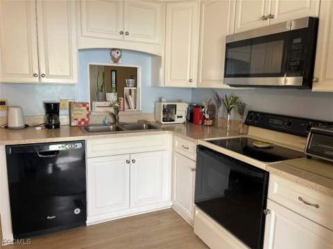 3153 Orchard Dr, North Fort Myers FL - photo 7 of 42