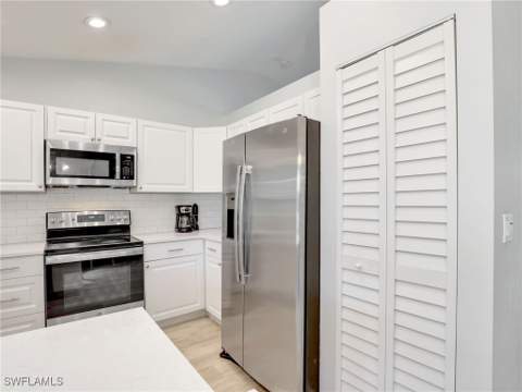 4829 Molokai Dr 12, Naples FL - photo 15 of 33