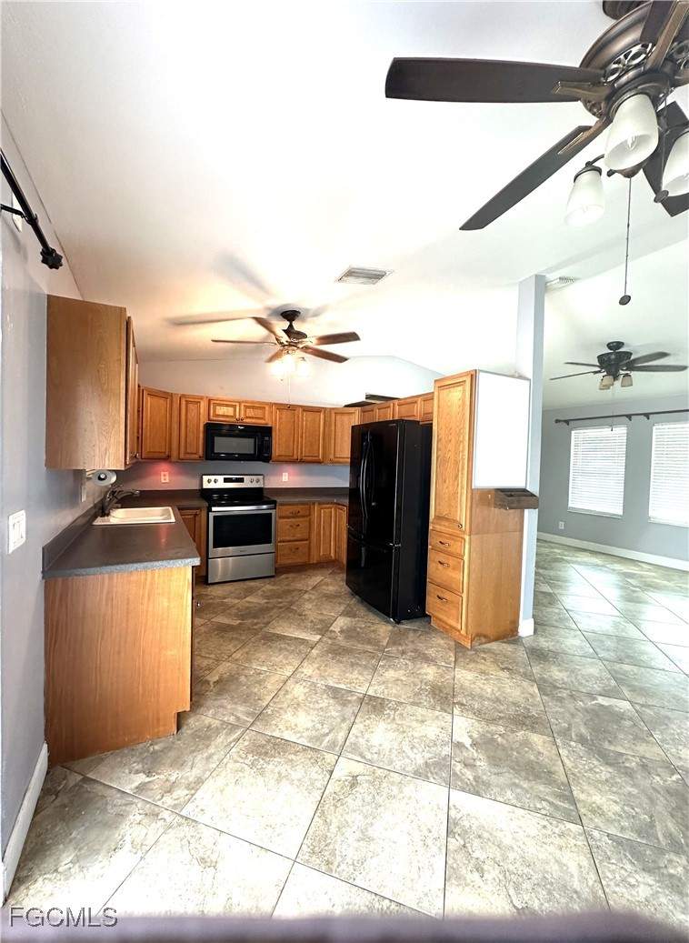 3 bedroom SingleFamilyResidence at 1217 NE 1st Pl, Cape Coral, Cape Coral — photo 3