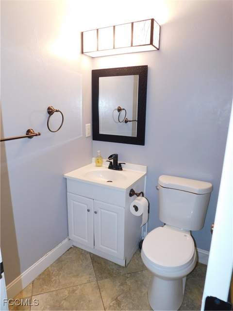 1217 NE 1st Pl, Cape Coral FL - photo 7 of 47