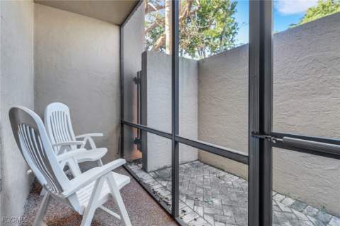 5015 Harbortown Ln 104, Fort Myers FL - photo 10 of 40