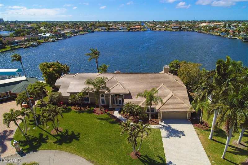 5 bedroom SingleFamilyResidence at 4902 SW 5th Pl, Cape Coral, Cape Coral — photo 1