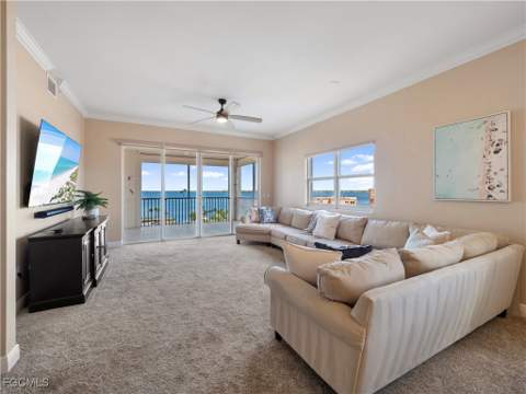 14819 Laguna Dr 703, Fort Myers FL - photo 8 of 47