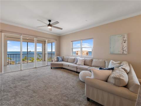 14819 Laguna Dr 703, Fort Myers FL - photo 9 of 47