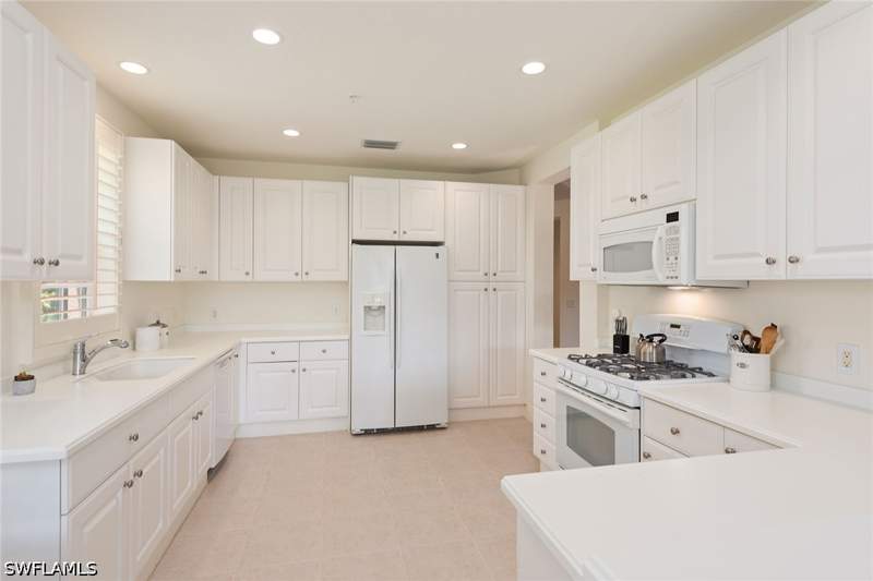 3 bedroom Condominium at 9223 Corfu Ct 104, Varenna, Naples — photo 3