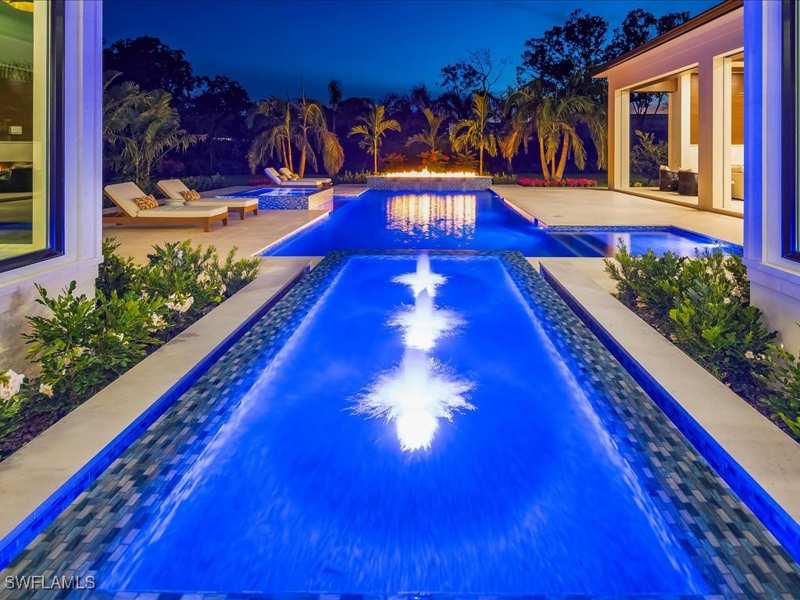 5 bedroom SingleFamilyResidence at 208 Hickory Rd, Pine Ridge, Naples — photo 1