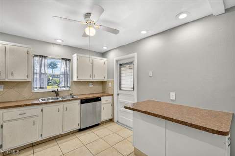 536 Pangola Dr, North Fort Myers FL - photo 11 of 33