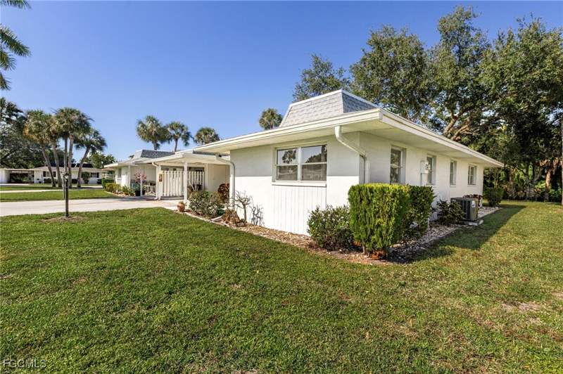 2 bedroom Attached at 536 Pangola Dr, Tropic Terrace Gardens Condo, North Fort Myers — photo 4
