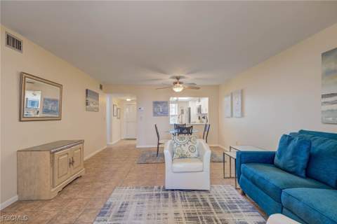 5445 Peppertree Dr 9, Fort Myers FL - photo 8 of 30