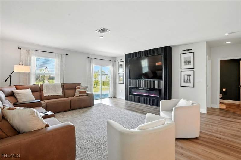 5 bedroom SingleFamilyResidence at 17765 Paradiso Way, Crane Landing, North Fort Myers — photo 5