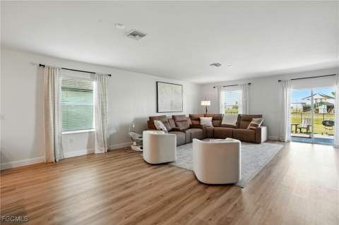 17765 Paradiso Way, North Fort Myers FL - photo 8 of 38