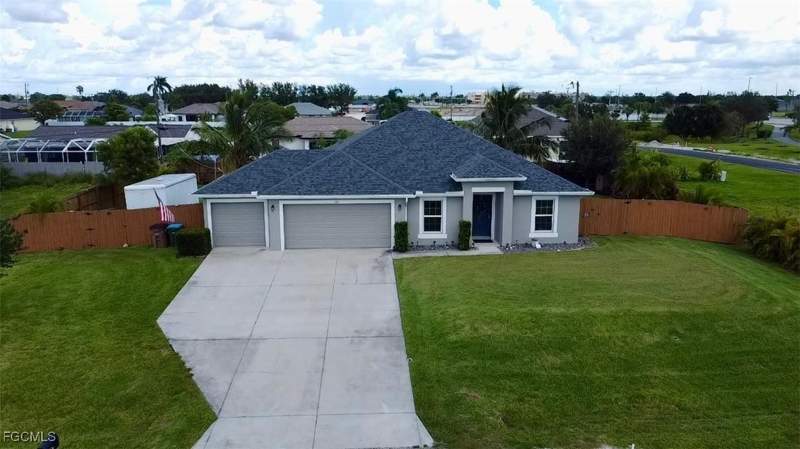 3 bedroom SingleFamilyResidence at 1511 NE 13th St, Cape Coral, Cape Coral — photo 4