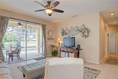 9005 Falcon Pointe Loop, Fort Myers FL - photo 12 of 38