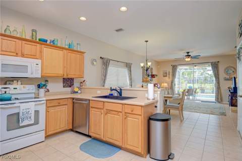 9005 Falcon Pointe Loop, Fort Myers FL - photo 7 of 38