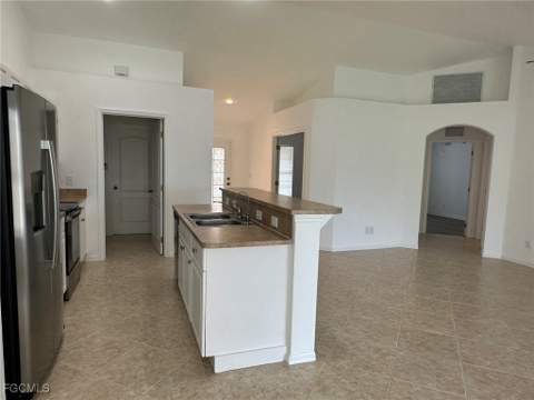 122 NW 15th Ter, Cape Coral FL - photo 9 of 42