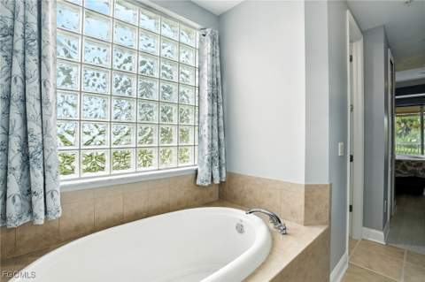 15256 Riverbend Blvd 105, North Fort Myers FL - photo 15 of 42