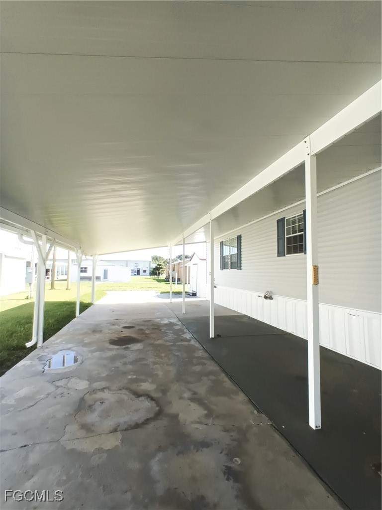 2 bedroom ManufacturedHome at 231 Palm Ave NW, Moore Haven, Moore Haven — photo 5