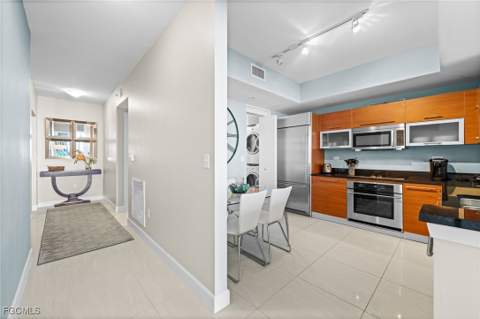3000 Oasis Grand Blvd 2402, Fort Myers FL - photo 18 of 36