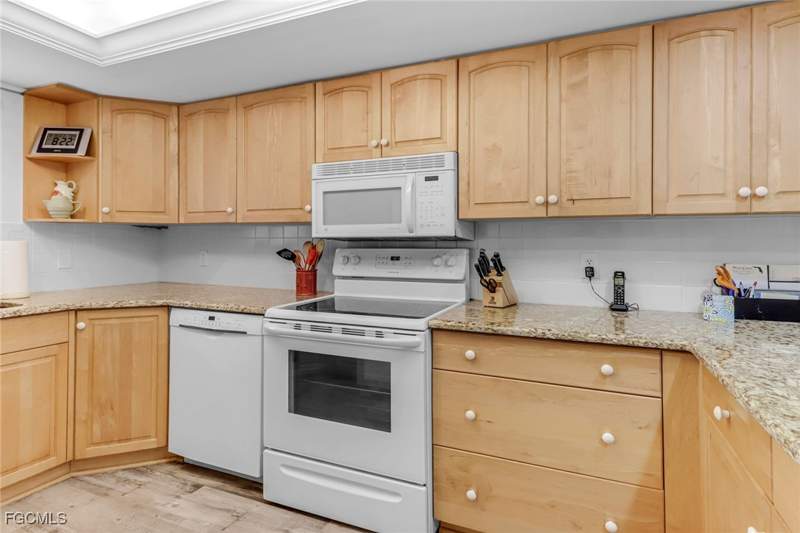 2 bedroom Condominium at 4396 Bowsprit Ct 2E, Windjammer Village At The Land, Fort Myers — photo 5