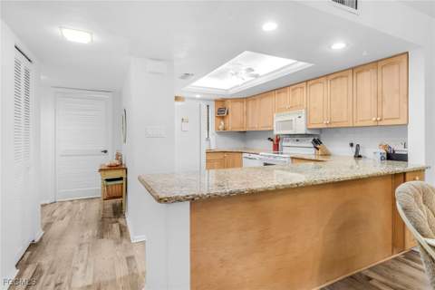 4396 Bowsprit Ct 2E, Fort Myers FL - photo 6 of 36