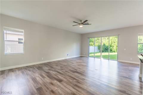 3003 Lake Manatee Ct, Cape Coral FL - photo 10 of 41