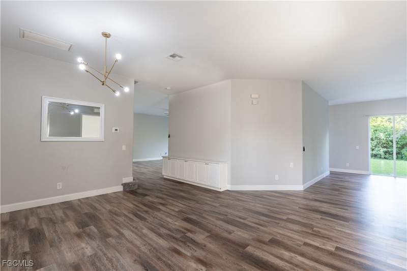 5 bedroom SingleFamilyResidence at 3003 Lake Manatee Ct, Coral Lakes, Cape Coral — photo 4