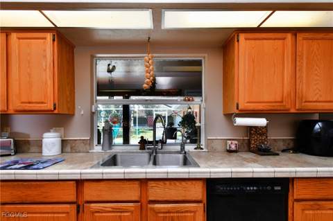 622 Weston Rd, Lehigh Acres FL - photo 15 of 37